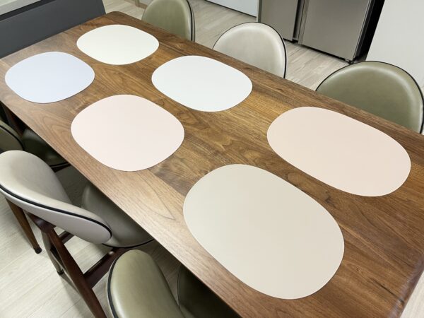 Diar Platinum Silicone Table Mat - Image 3